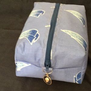 Travel cosmetic bag